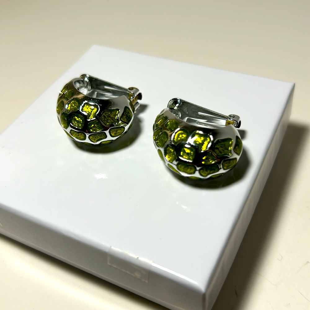 Earrings clip green enamel silver tone chunky  bold  chic bezel setting